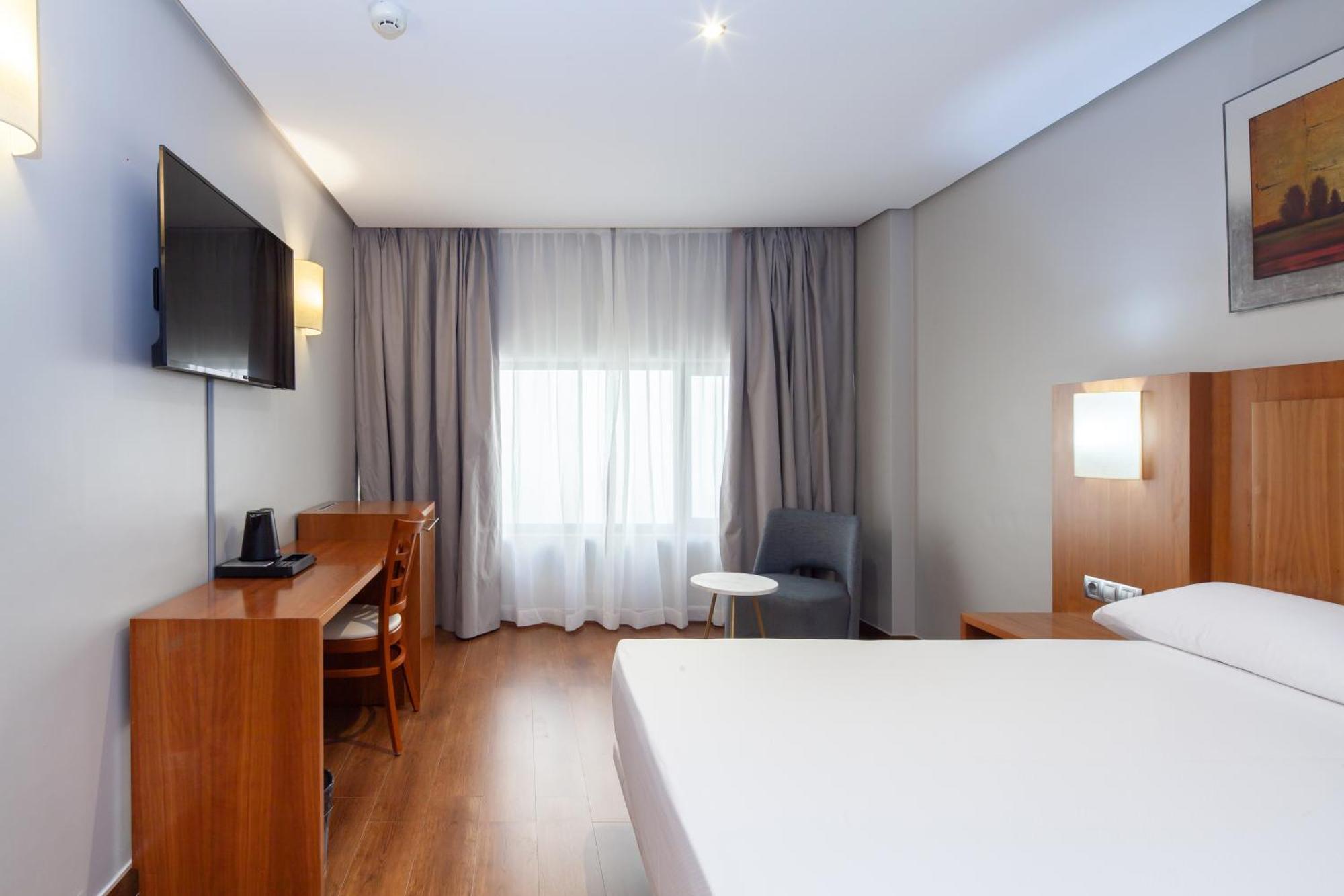 Leflet Sanlucar Hotel Sanlucar la Mayor Bagian luar foto