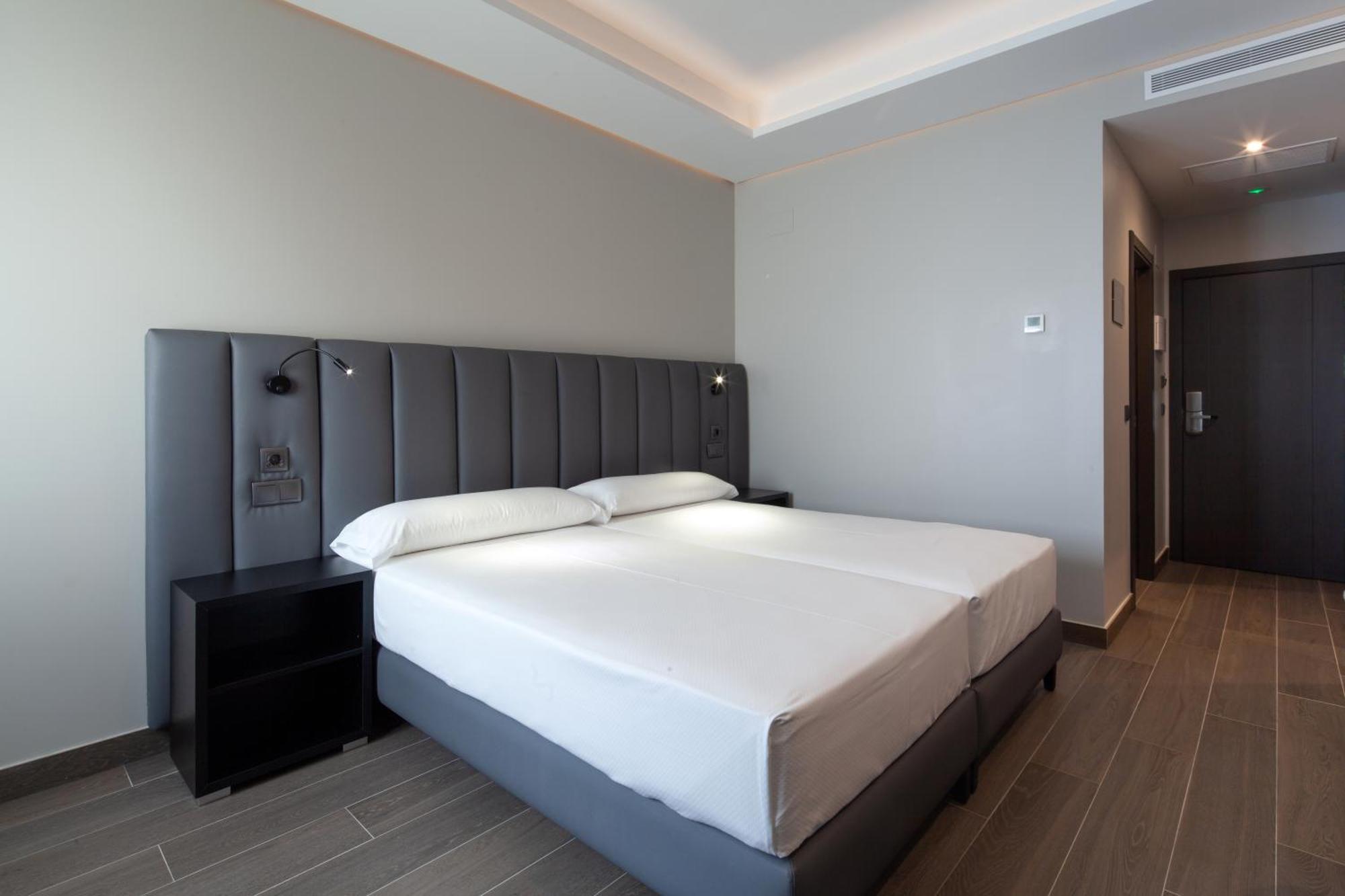 Leflet Sanlucar Hotel Sanlucar la Mayor Bagian luar foto