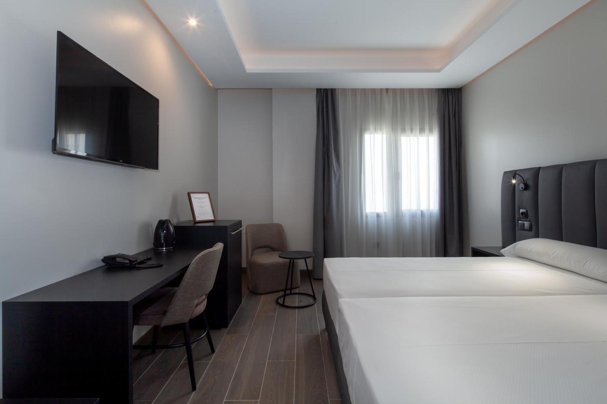Leflet Sanlucar Hotel Sanlucar la Mayor Bagian luar foto